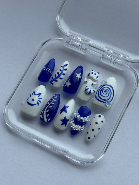 Chuu Press-On Nail Set