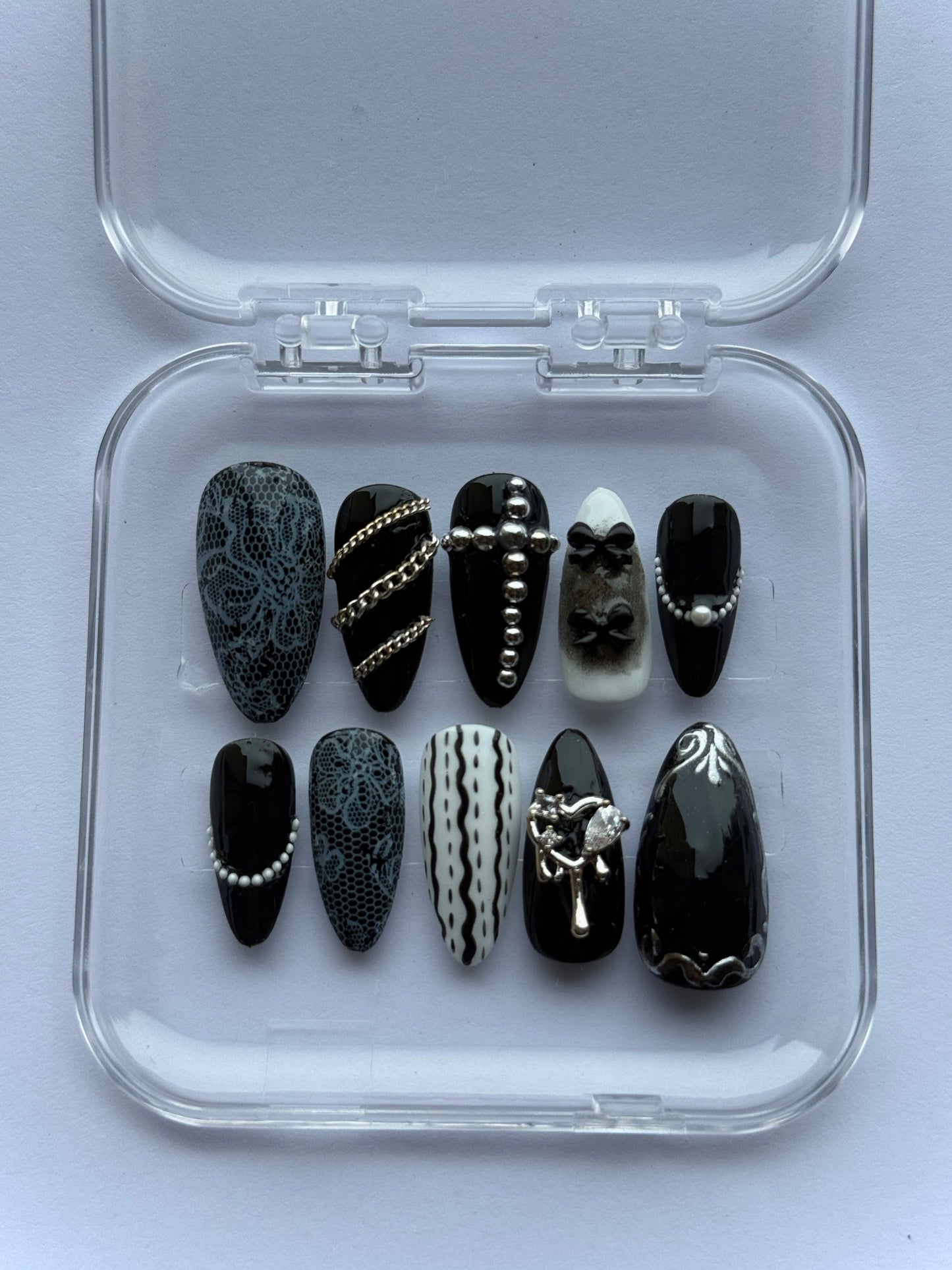 RIIZE Press-On Nail Set