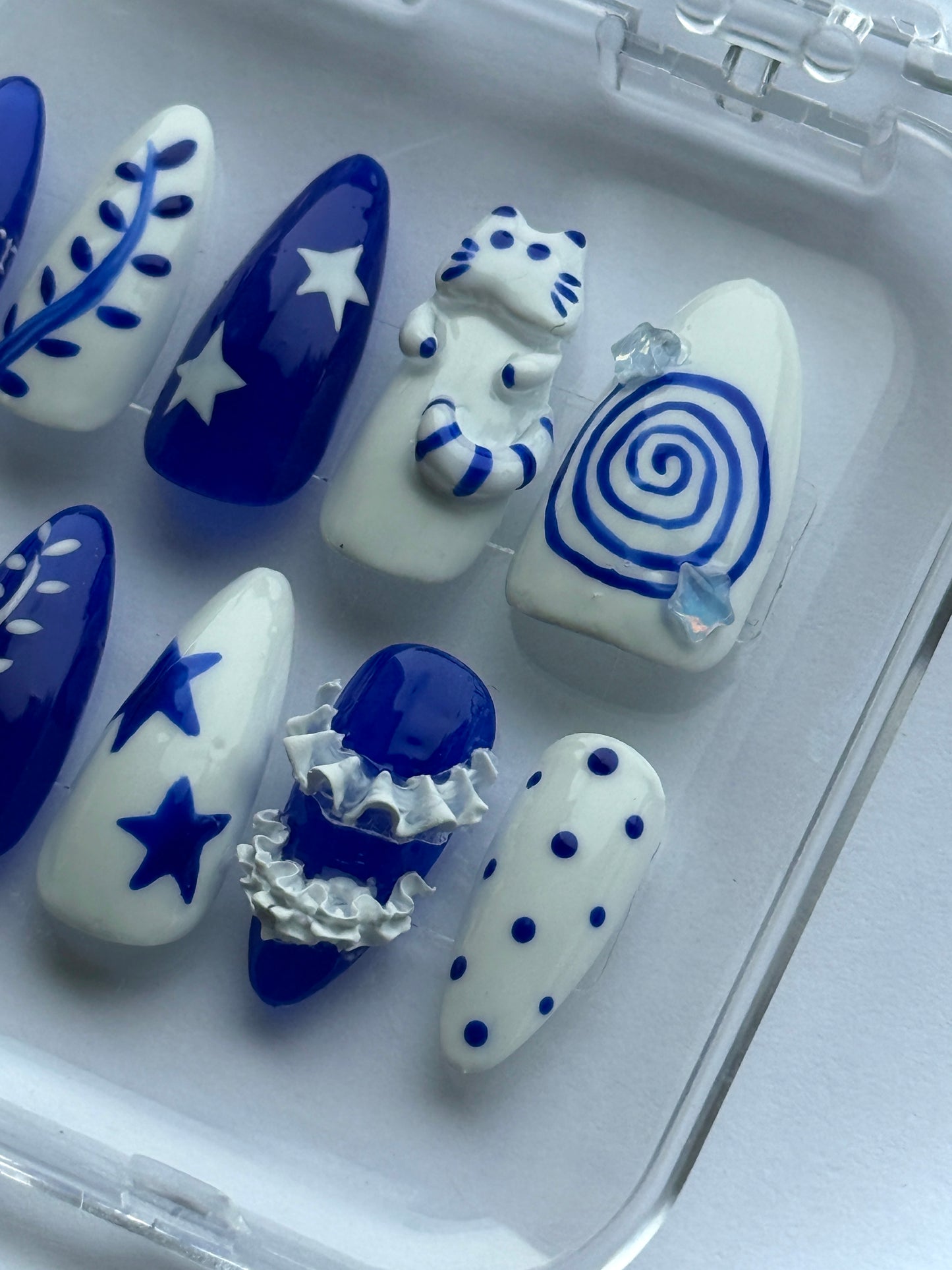 Chuu Press-On Nail Set
