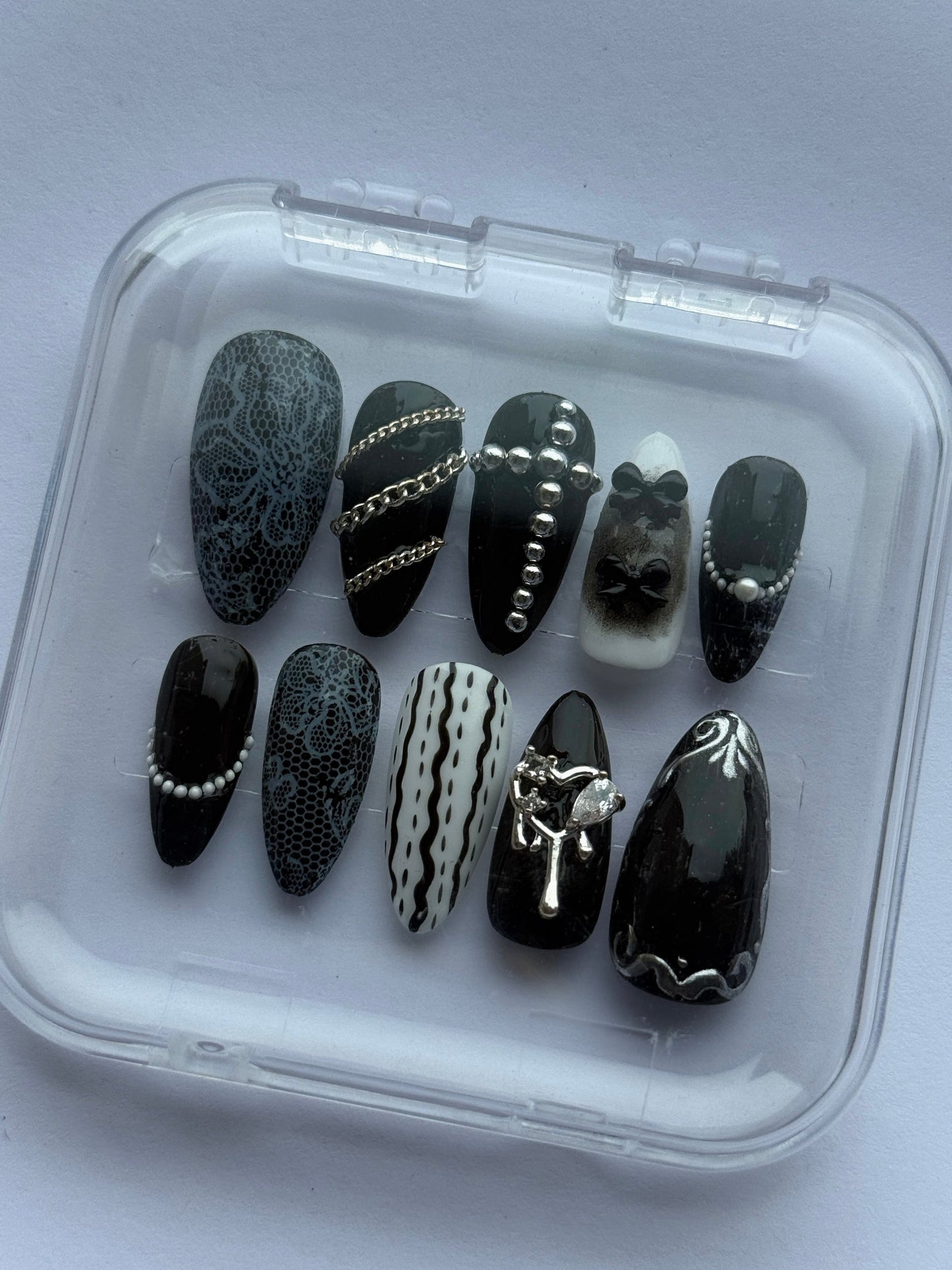 RIIZE Press-On Nail Set