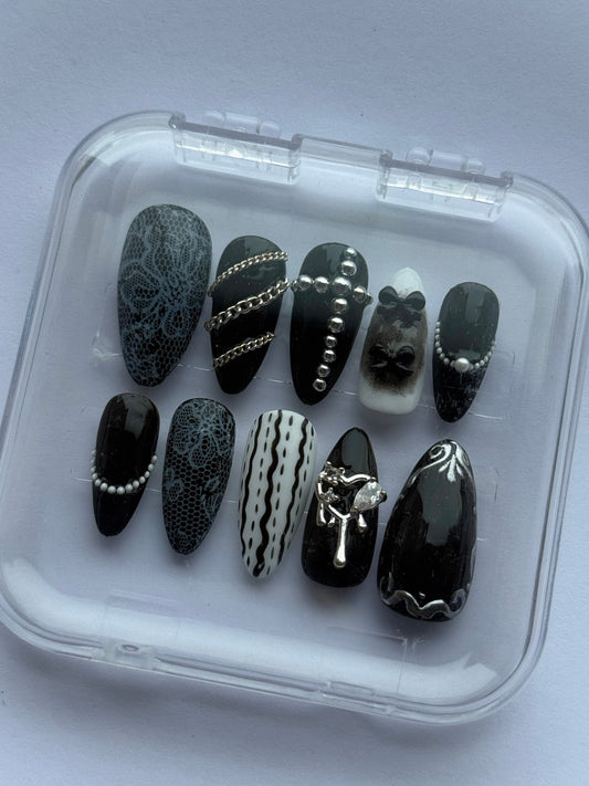 RIIZE Press-On Nail Set
