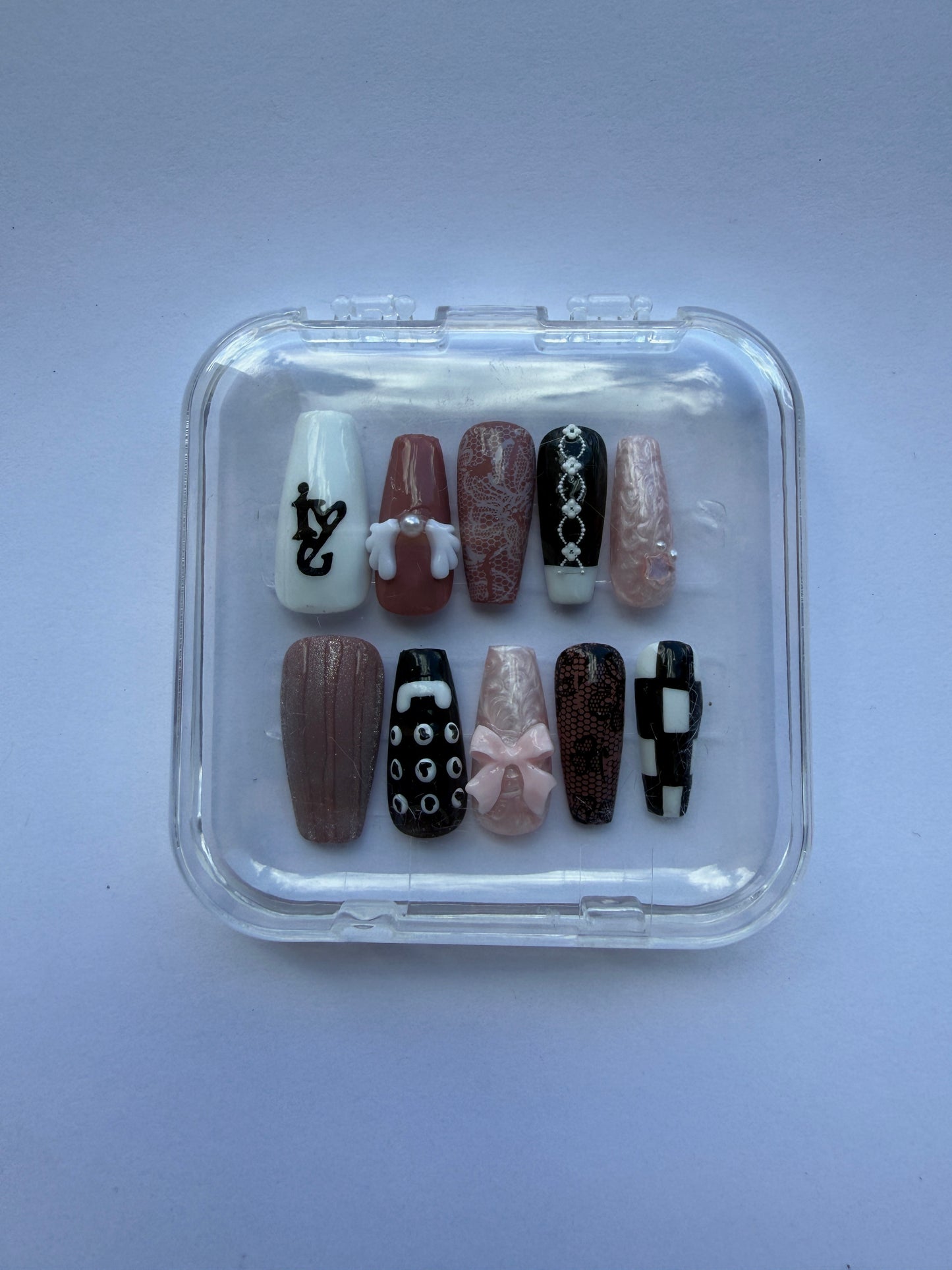 IVE Press-On Nail Set
