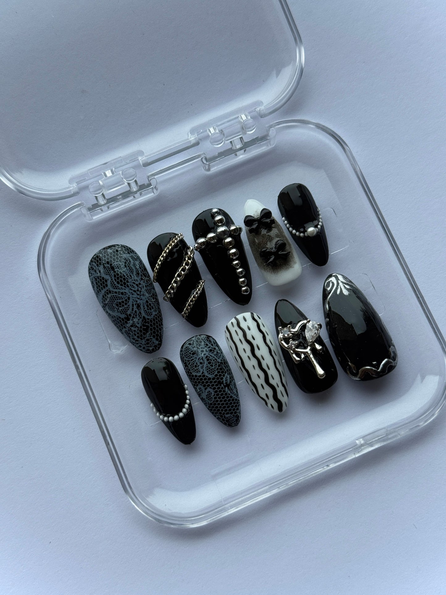 RIIZE Press-On Nail Set