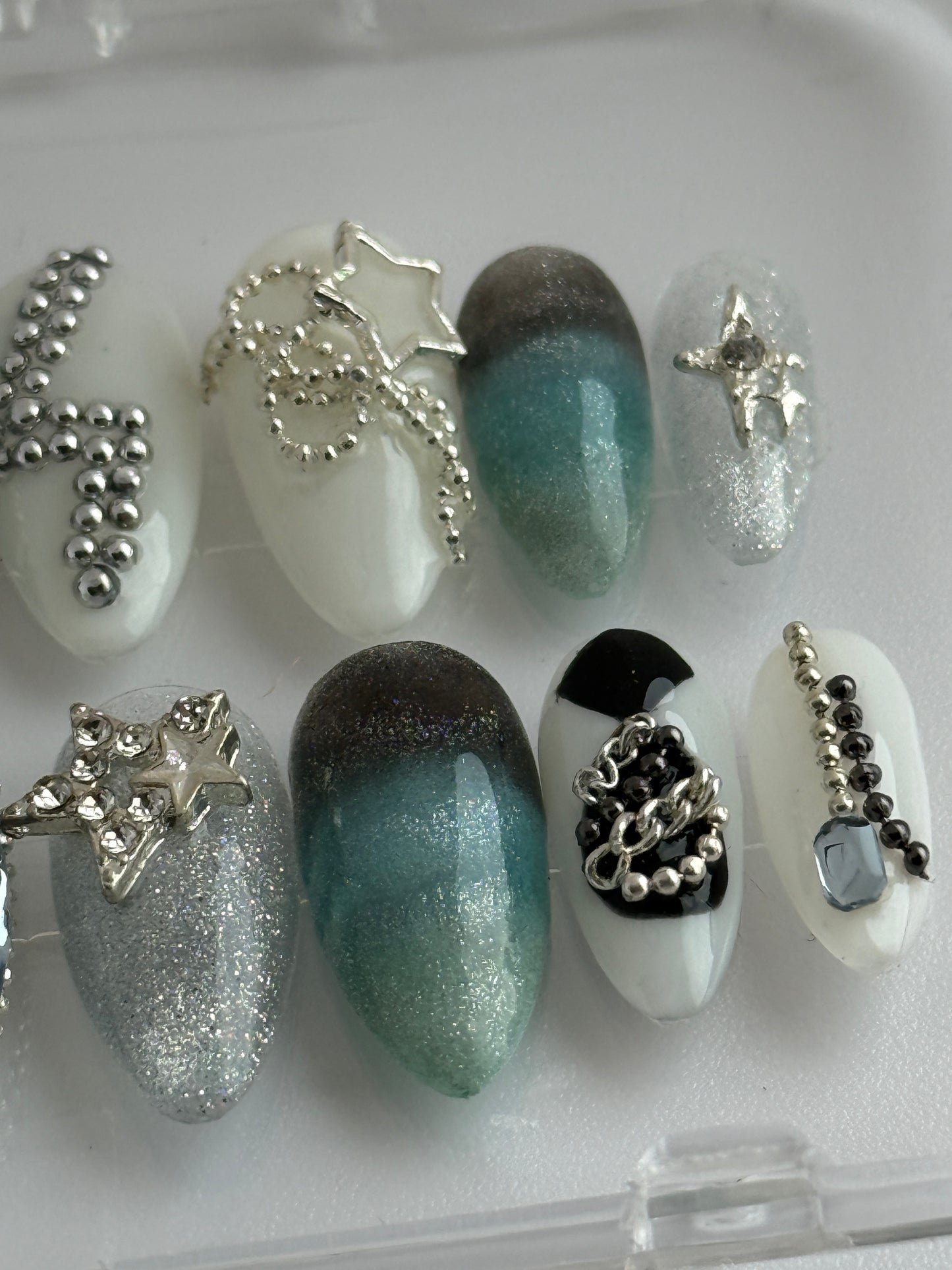 Zerobaseone Press-On Nail Set