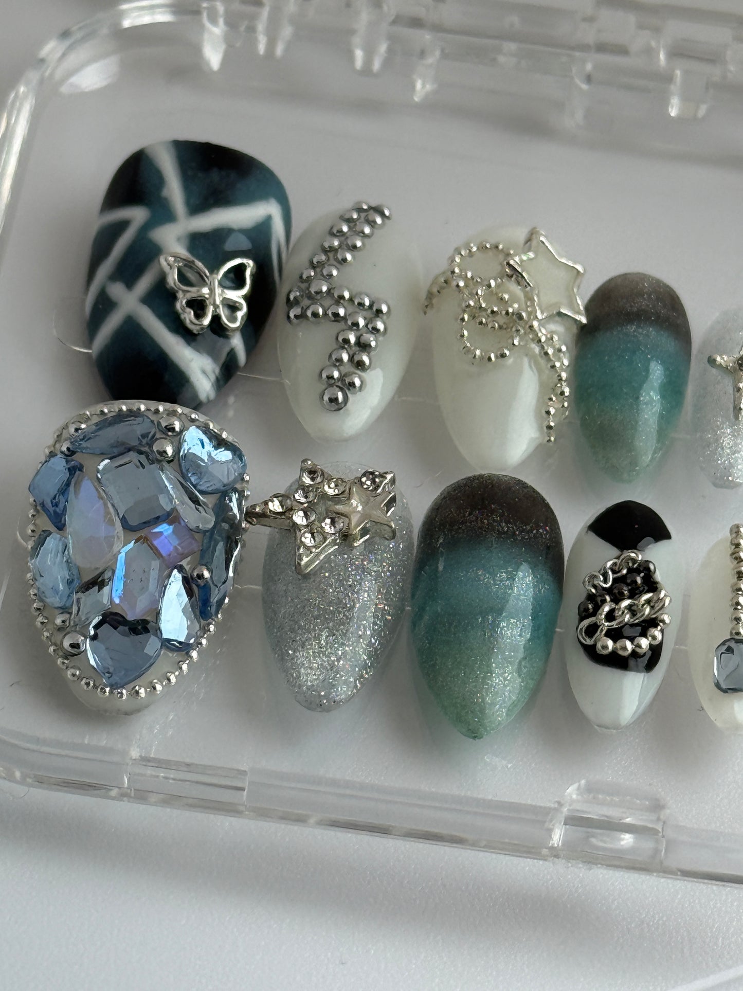 Zerobaseone Press-On Nail Set